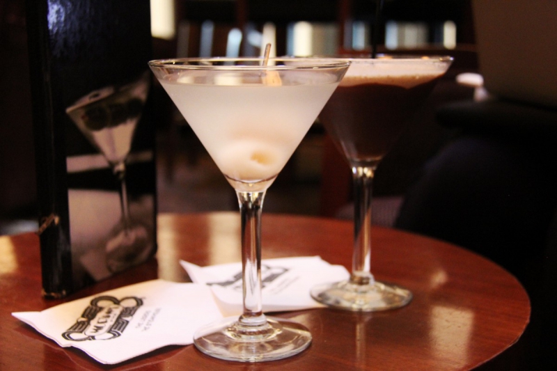 brasserie-ENTRECASTEAUX-min_martini_bar_lychee_chocolate_alcohol_liquor_happy_hour_happy-910161